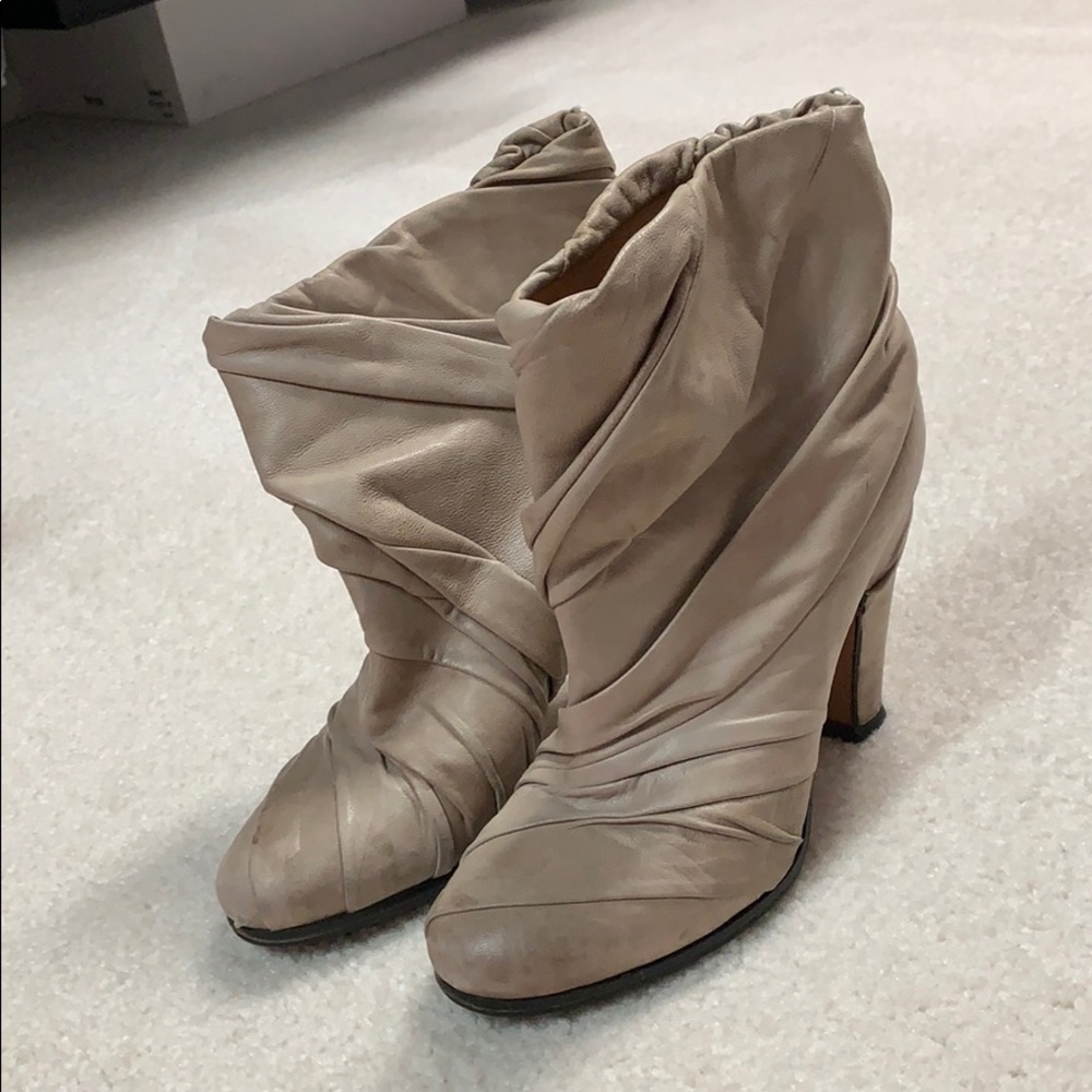 Margiela Leather Beige Booties 4” high Size 38